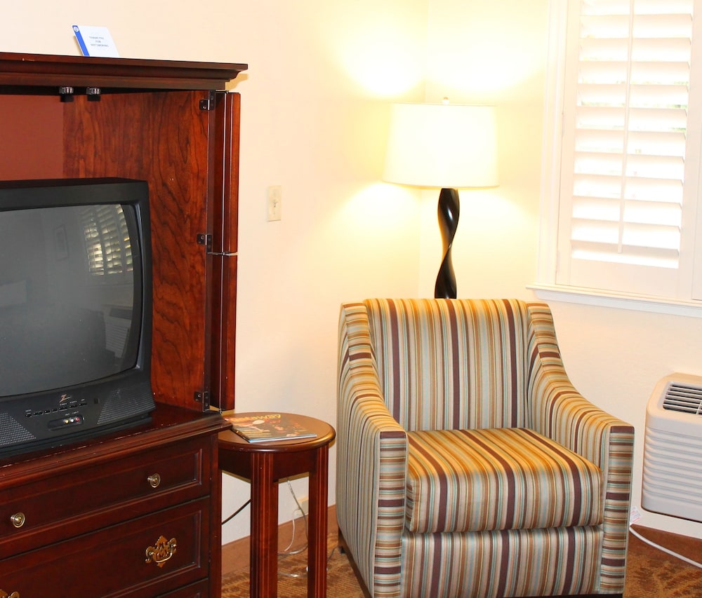 Governors Inn Hotel 56/77