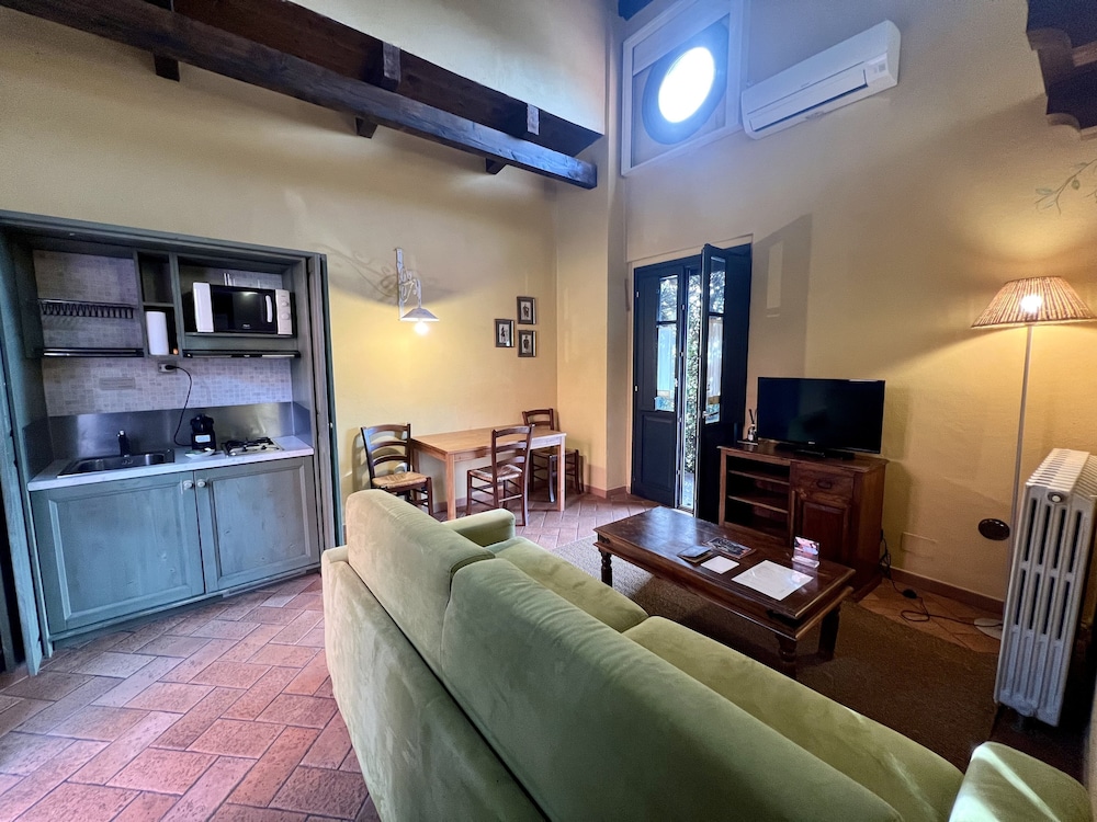 Le Serre Suites and Apartments 13/34