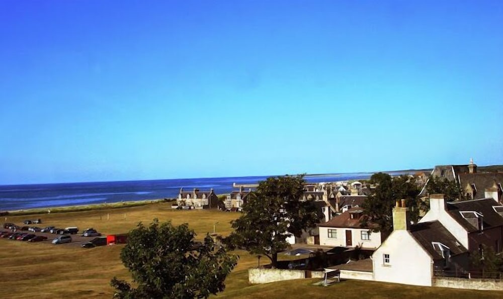 The Bandstand Hotel 42/50