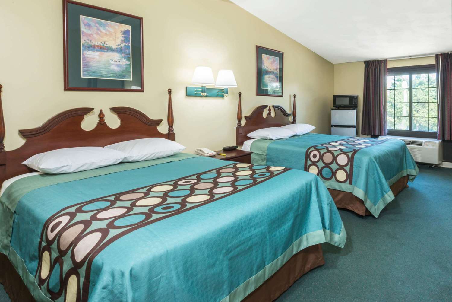 Super 8 by Wyndham West Greenwich/Providence 12/47