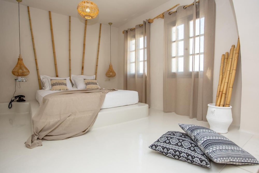 Ampelos Inn 25/47