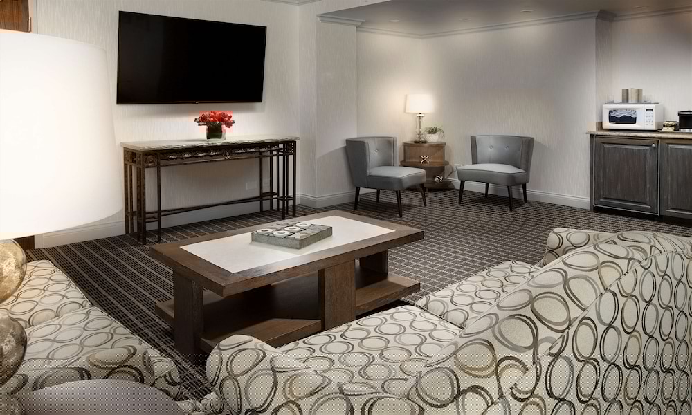 Hilton Chicago Northbrook 47/78
