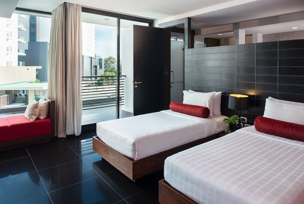 Tsix5 Hotel 14/50