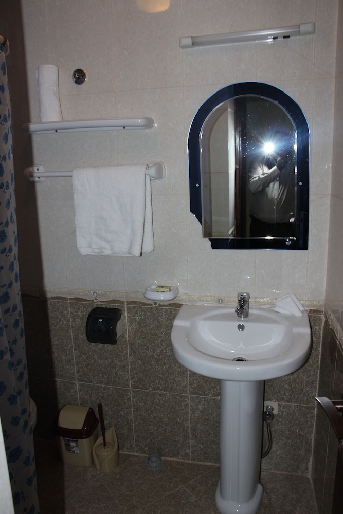 Oasis Hotel Apartment 57/57