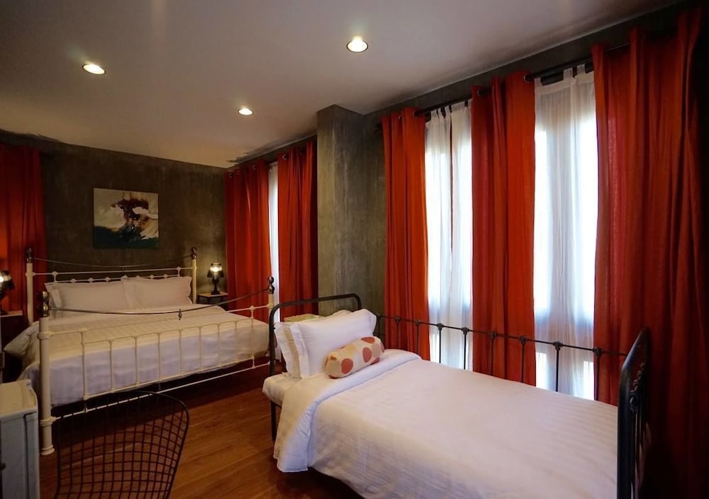 House Of Passion Amphawa 16/50