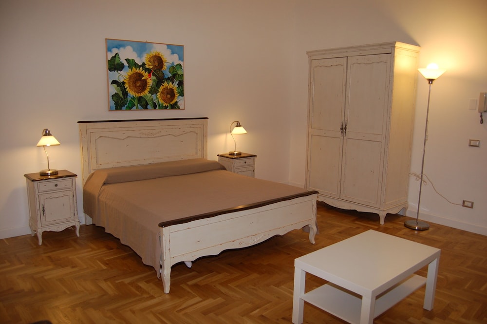 DELUXE, DOUBLE BED, BALCONY