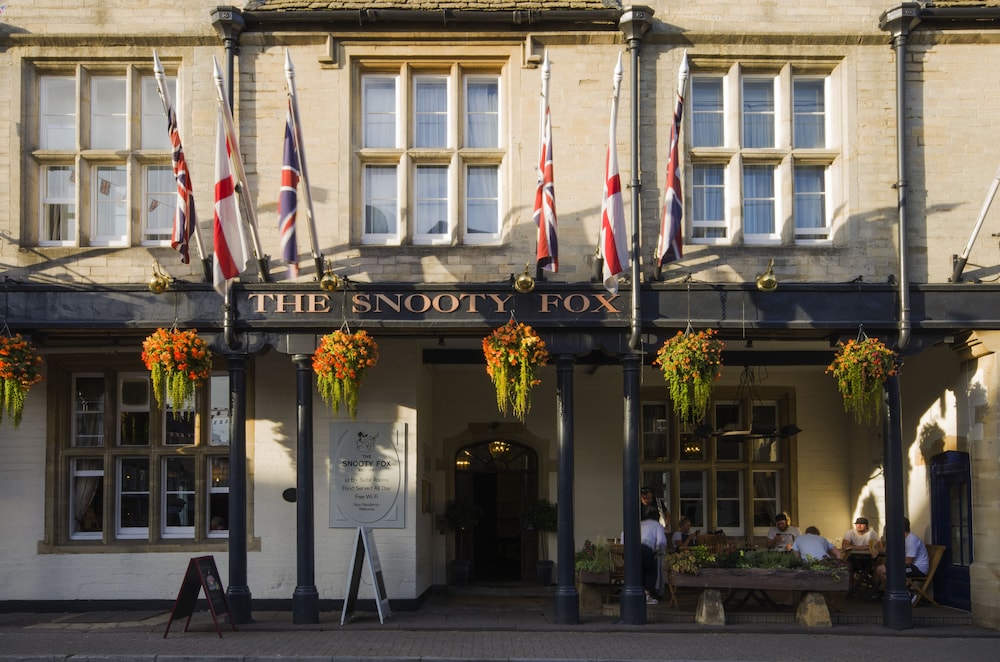 The Snooty Fox 1/54