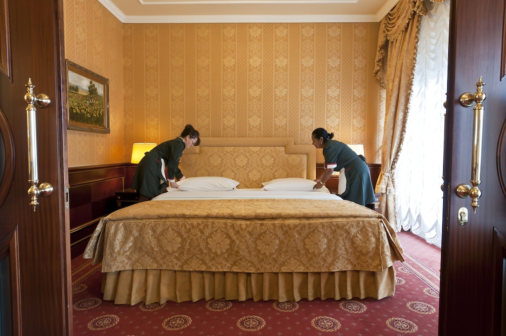 Grand Hotel Bristol 5/33