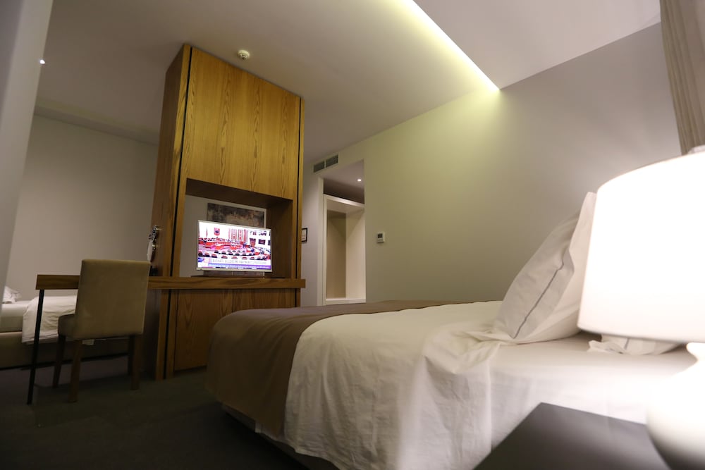 Delta Hotel 16/48