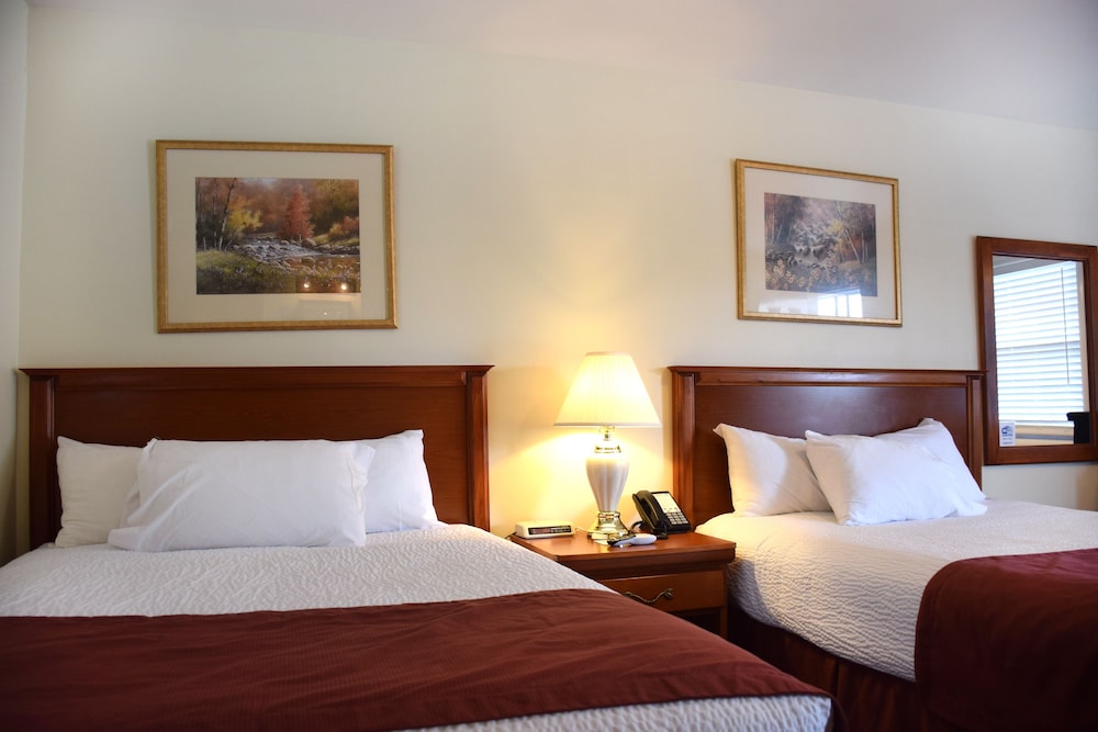STANDARD, 2 QUEEN BEDS