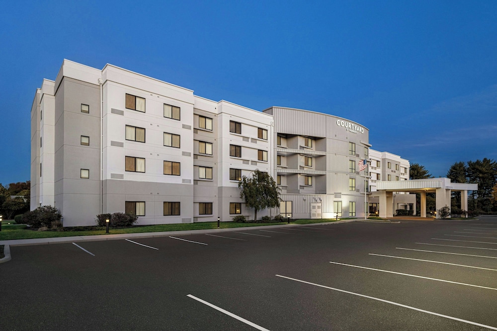 Courtyard Mt Holly Westampton 26/49