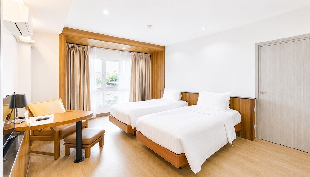 Superior, Twin Beds