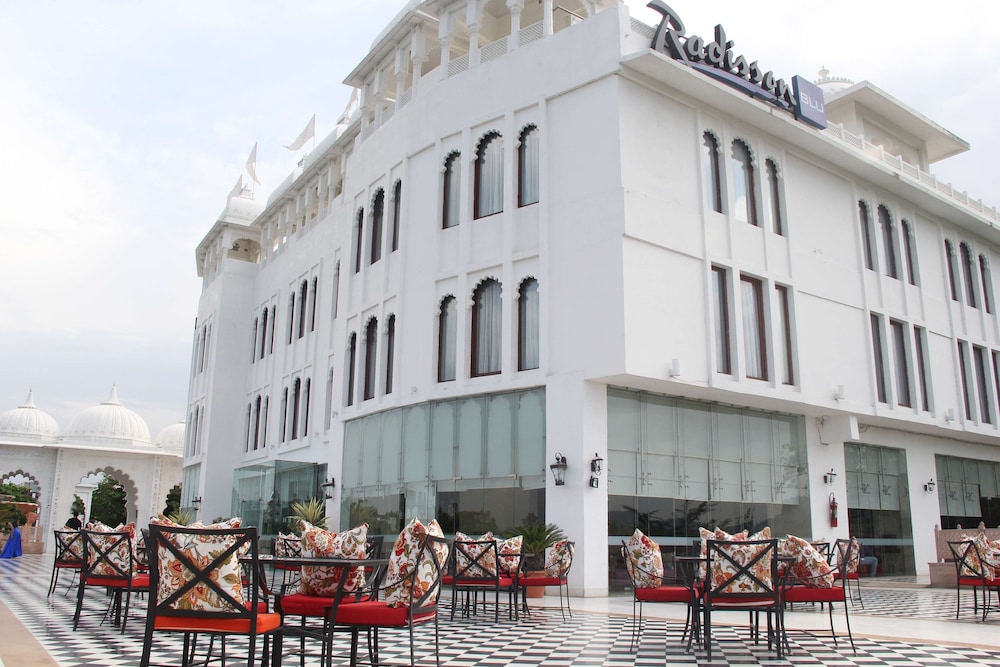 Radisson Blu Udaipur Palace Resort And Spa in UDAIPUR
