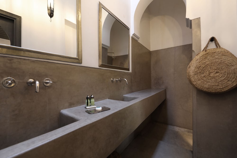 Riad Zaouia 44 69/73