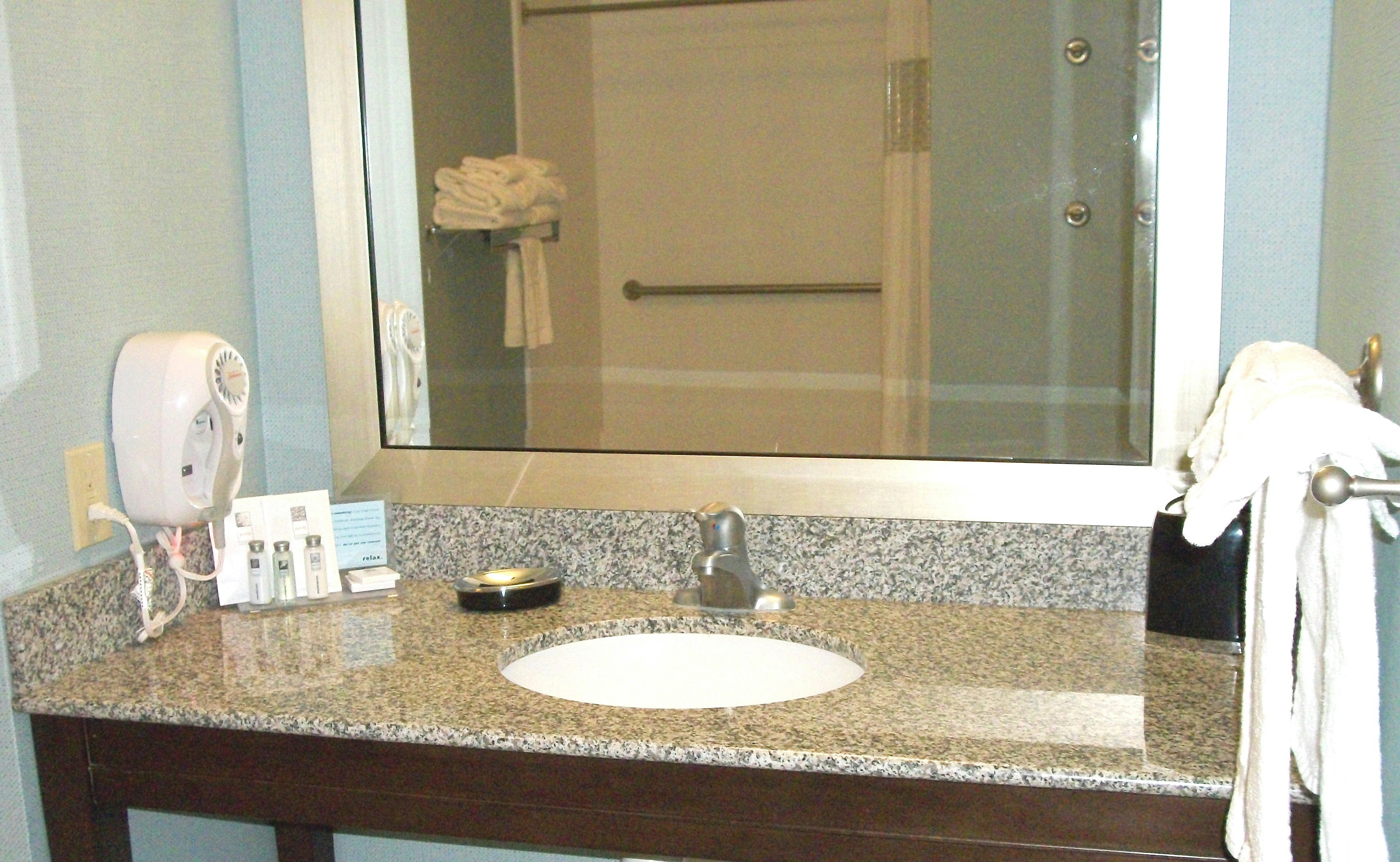 Hampton Inn Suites Manteca 48/50