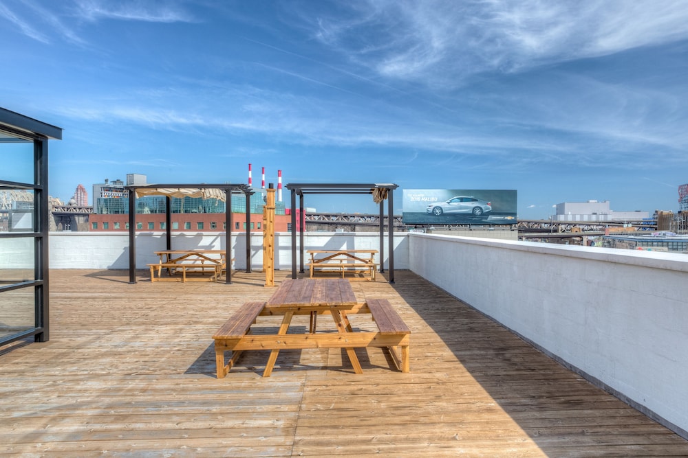 Lic Hotel 42/46