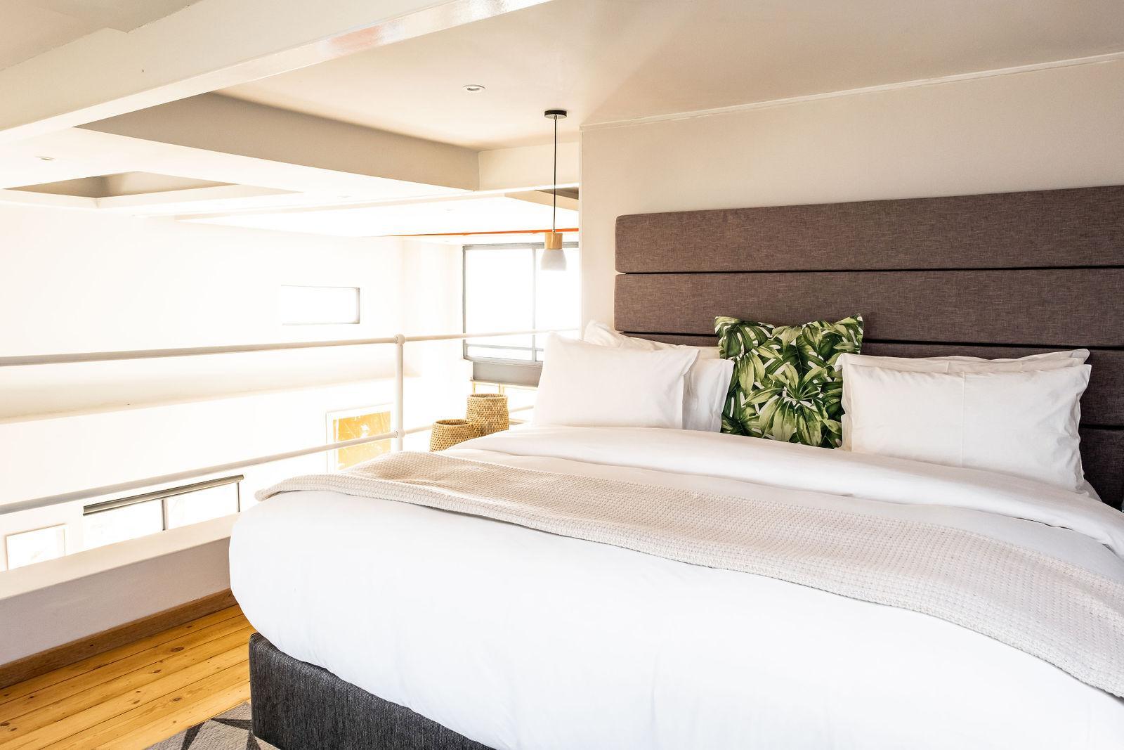 Loft, Deluxe