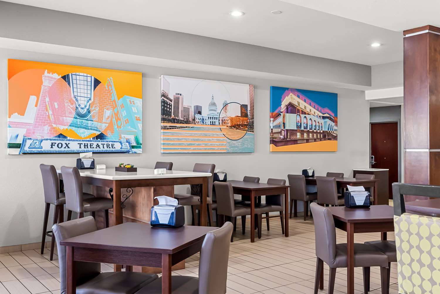 Best Western St. Louis Airport North Hotel & Suite 15/19
