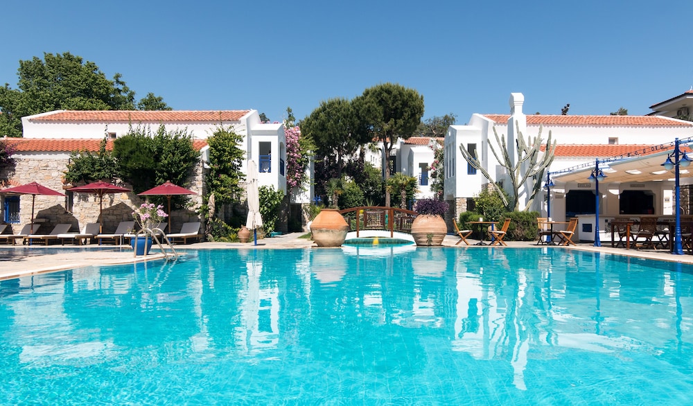 Marphe Hotel Suite and Villas 4/51