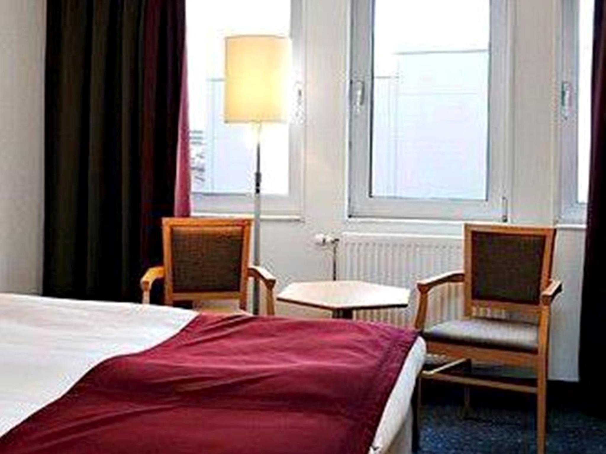 ROOM, TRIPLE