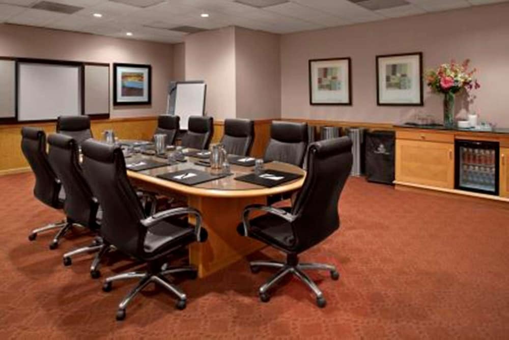 DoubleTree by Hilton Akron Fairlawn 39/50