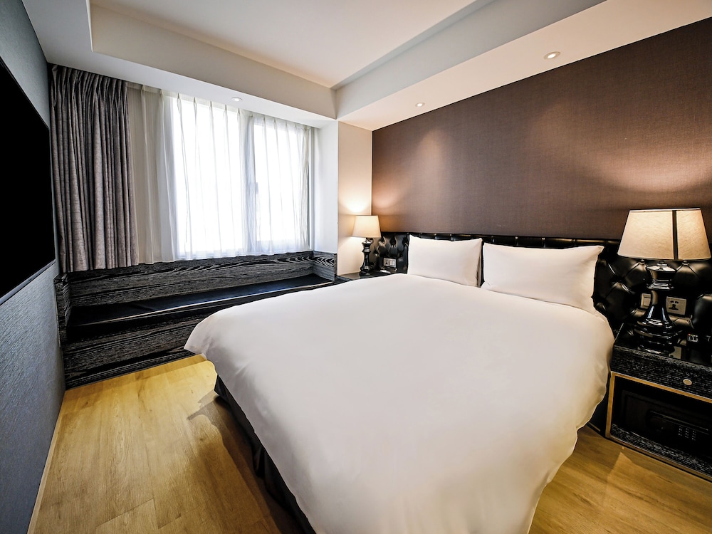 SUPERIOR, DOUBLE BED