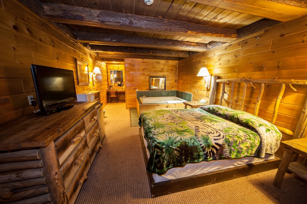 Log Cabin Lodge Suites 33/68