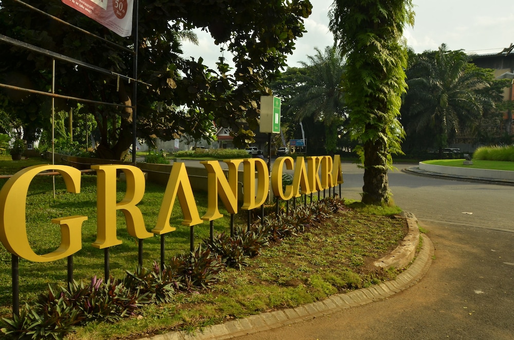 Grand Cakra Hotel 47/52