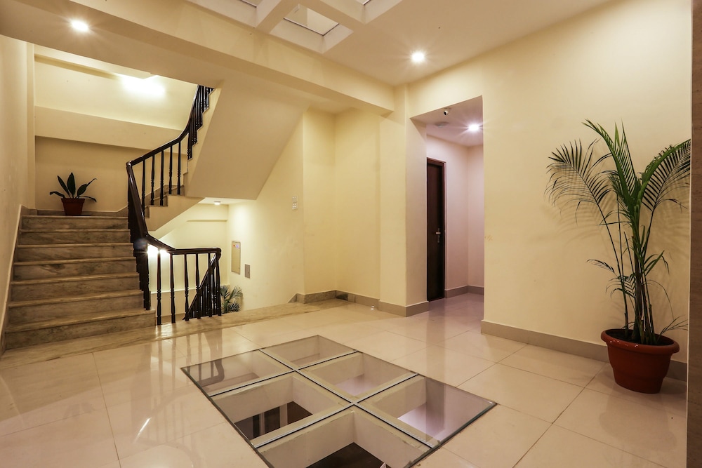 Hotel Jay Suites 46/75