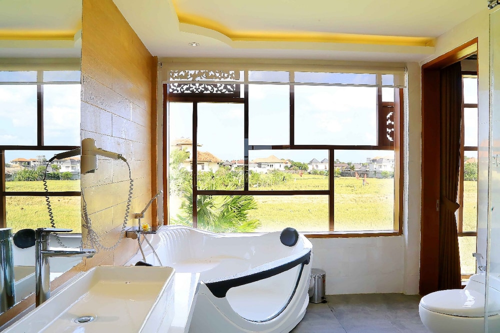 D Wina Villa Seminyak 49/50