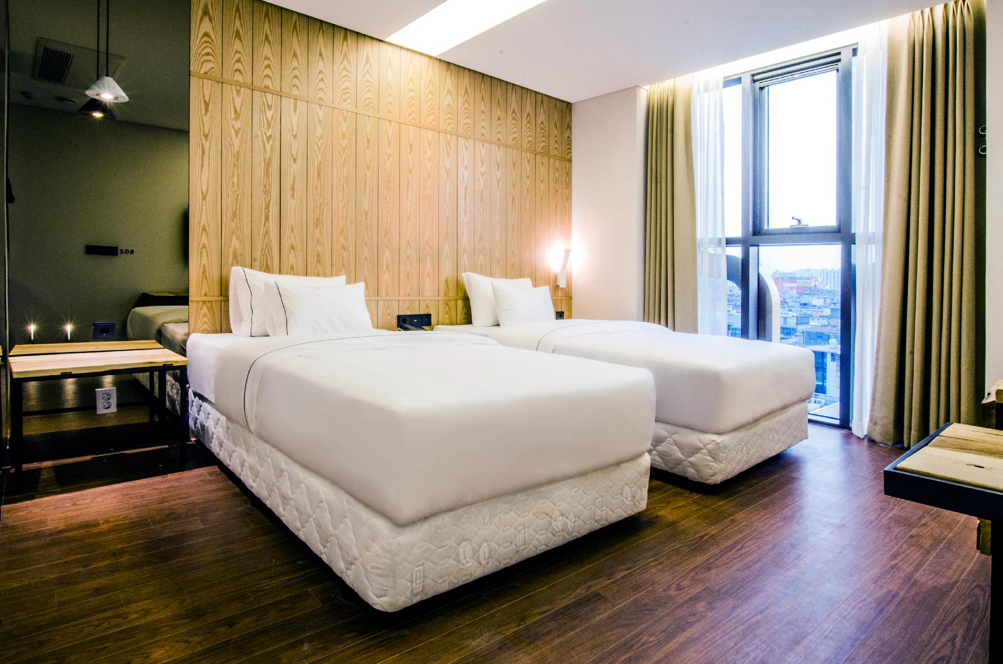 Deluxe, Twin Beds