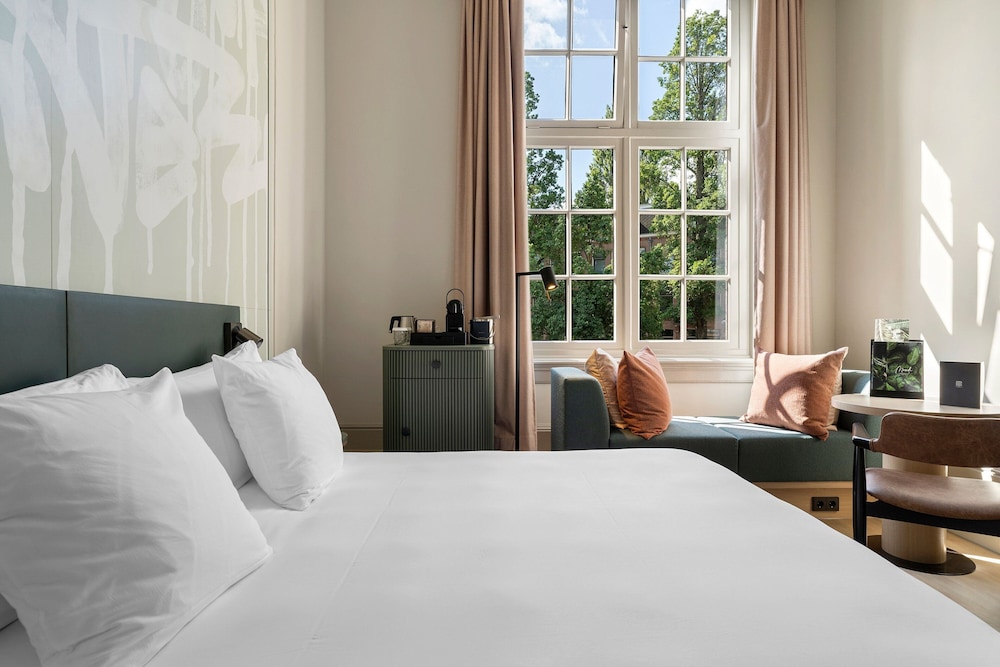 The College Hotel Amsterdam, Autograph Collection 25/90