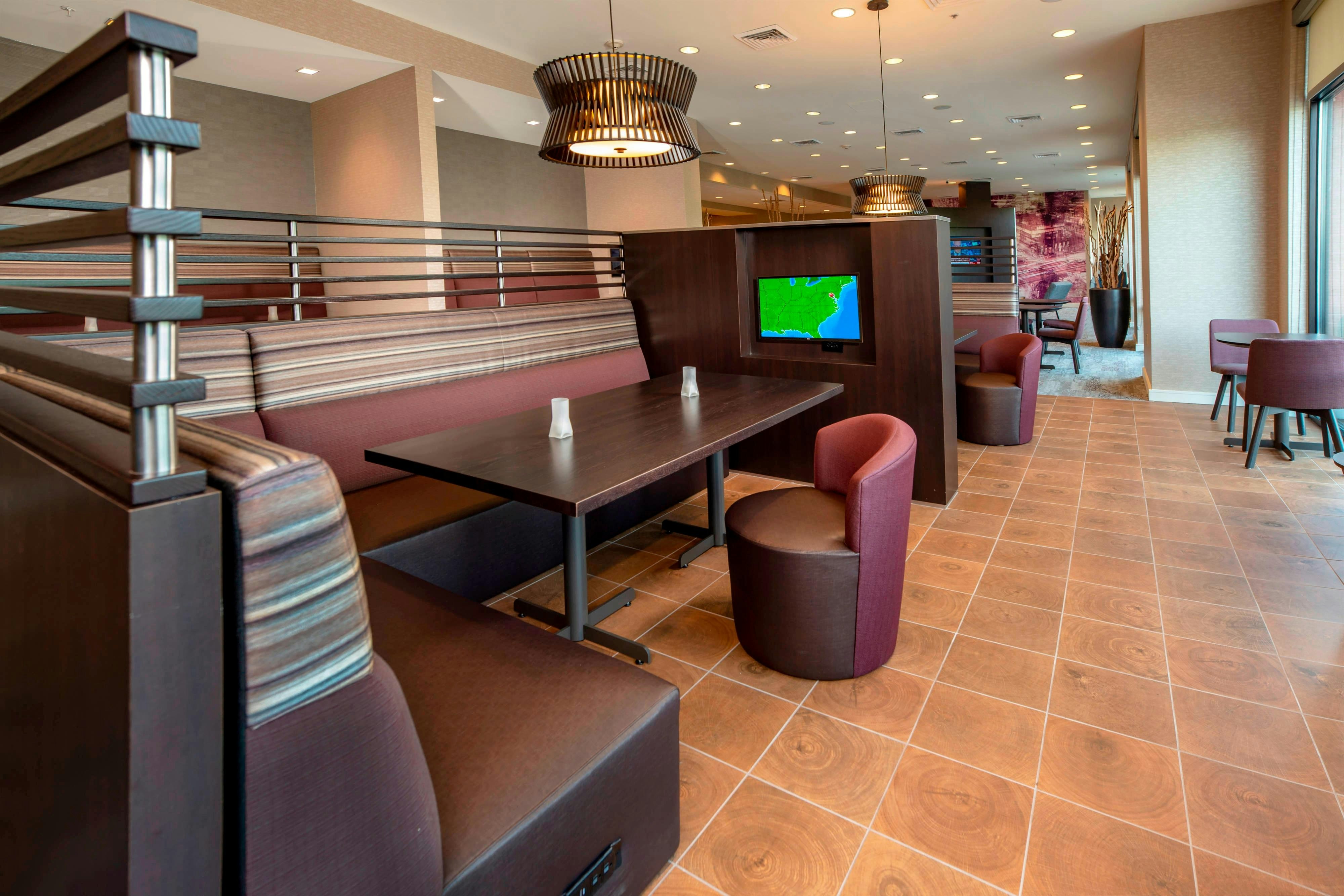 Courtyard By Marriott Gaithersburg Washingtonian Center 4/15