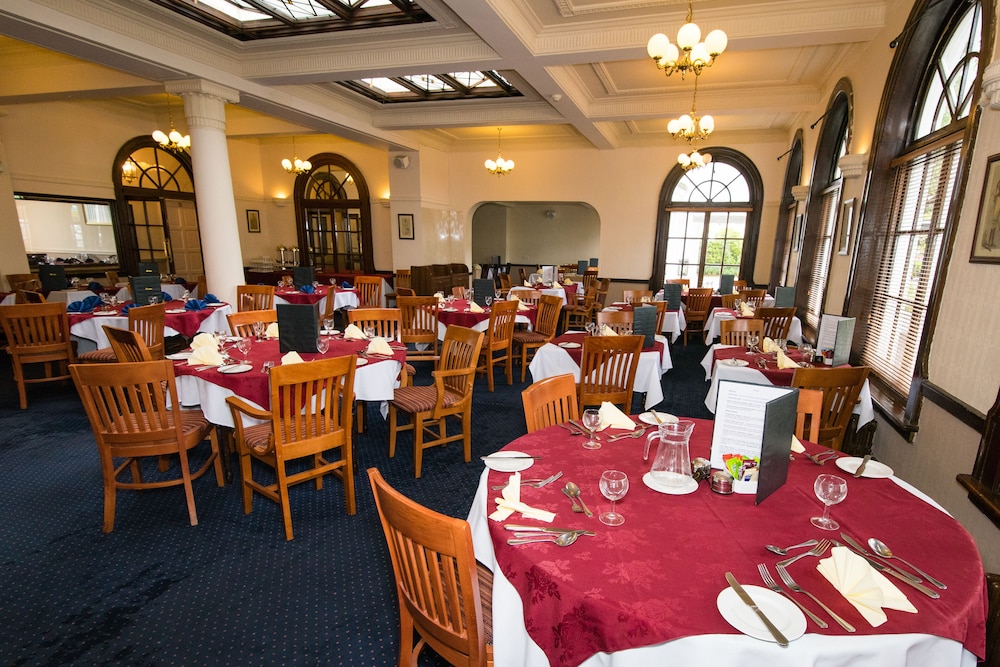 Abbey Lawn Hotel 50/64