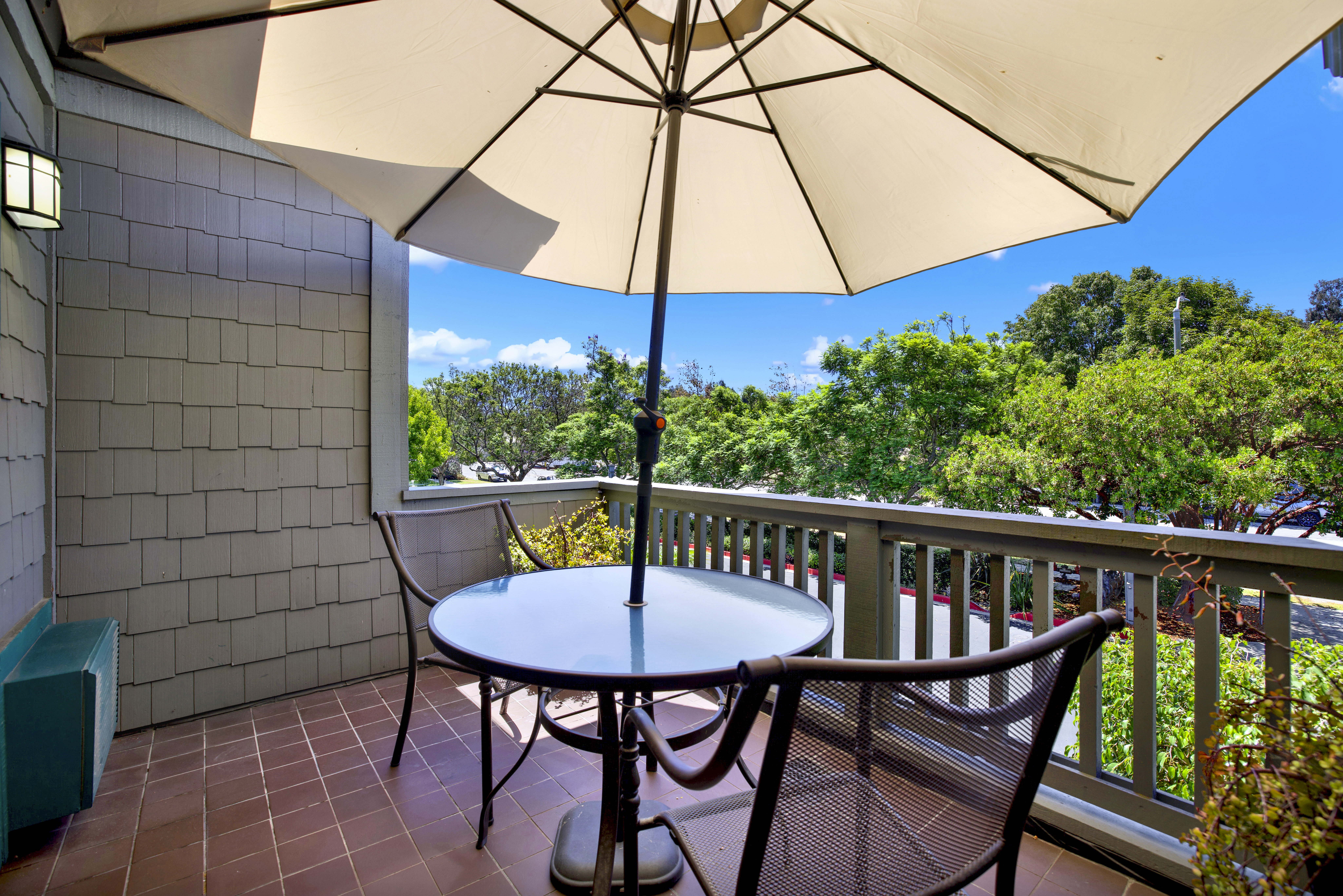 Holiday Inn Express Hotel Suites Carpinteria 59/77