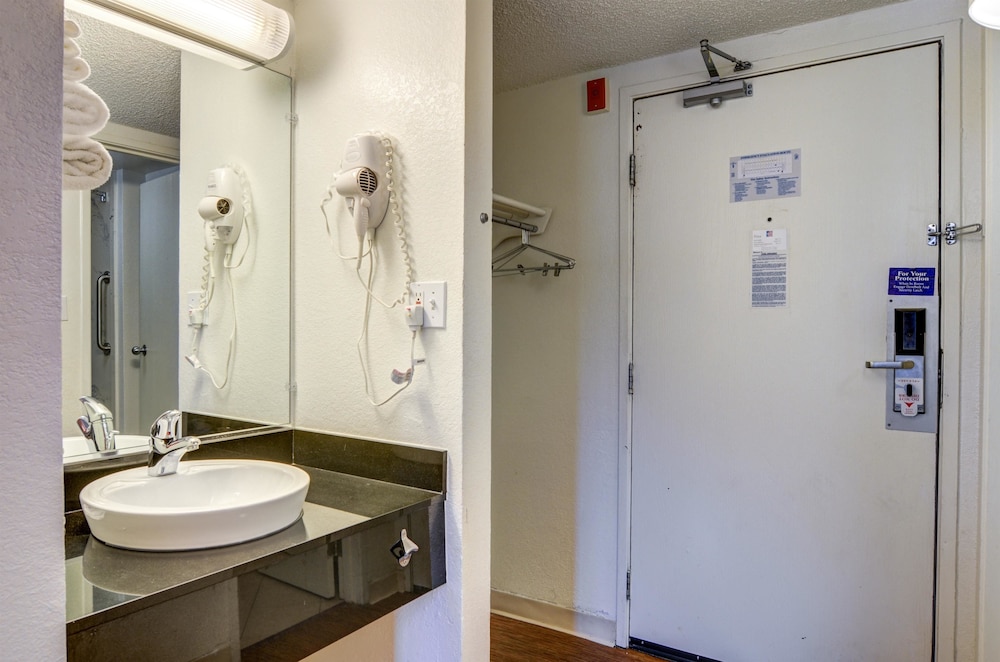 Motel6 Greenwood Village, CO - Denver - South Tech Center 47/54