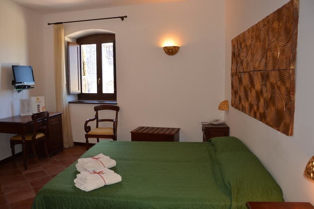 GRAND HOTEL LA BATIA 18/60