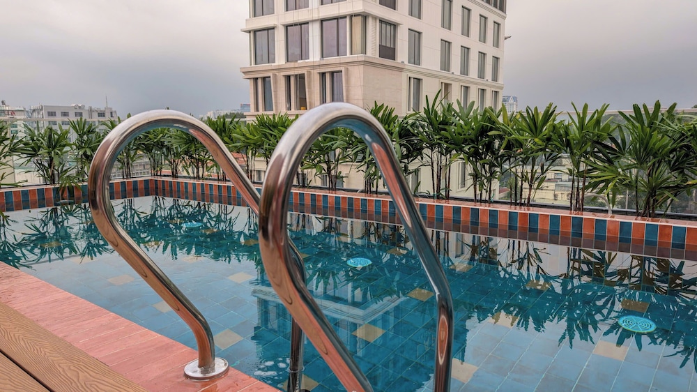 Kin Hotel Ly Tu Trong 42/49