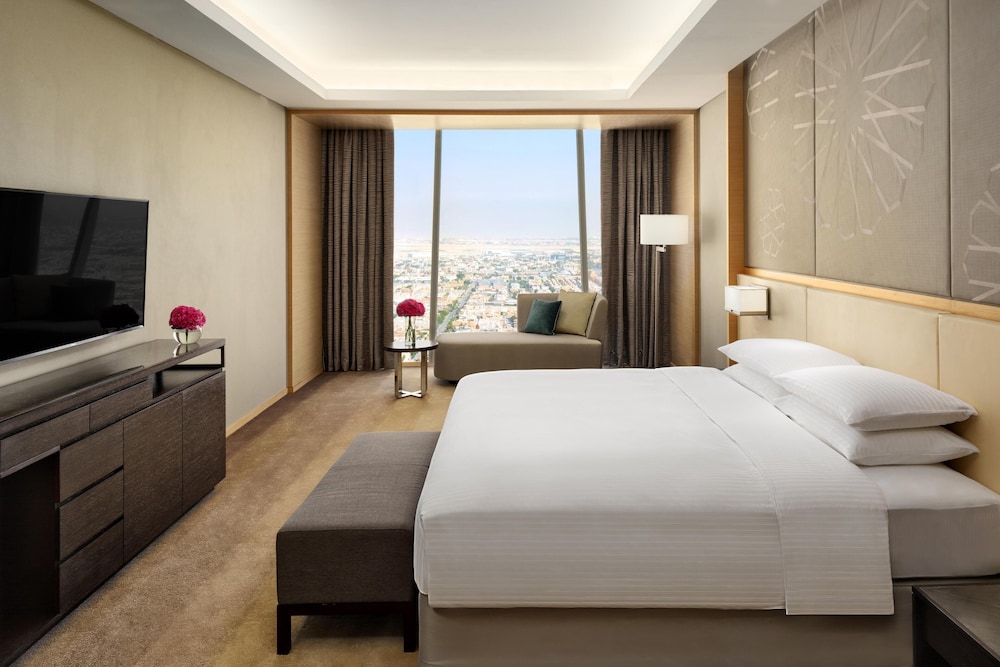 حياة ريجينسي(Hyatt Regency Riyadh Olaya) 16/75