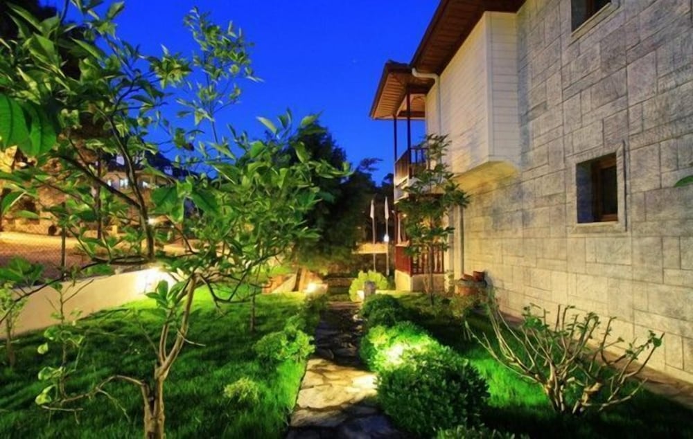 Summer Boutique Hotel 27/37