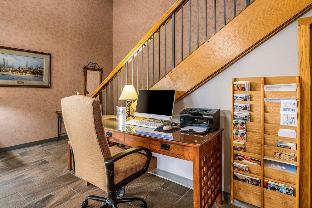 Surestay Plus Hotel By Best Western Poteau 33/36