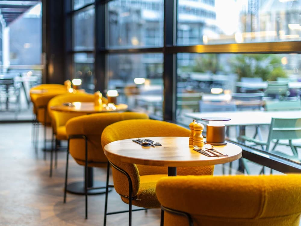 TRIBE Hotel Den Haag Centraal 42/54