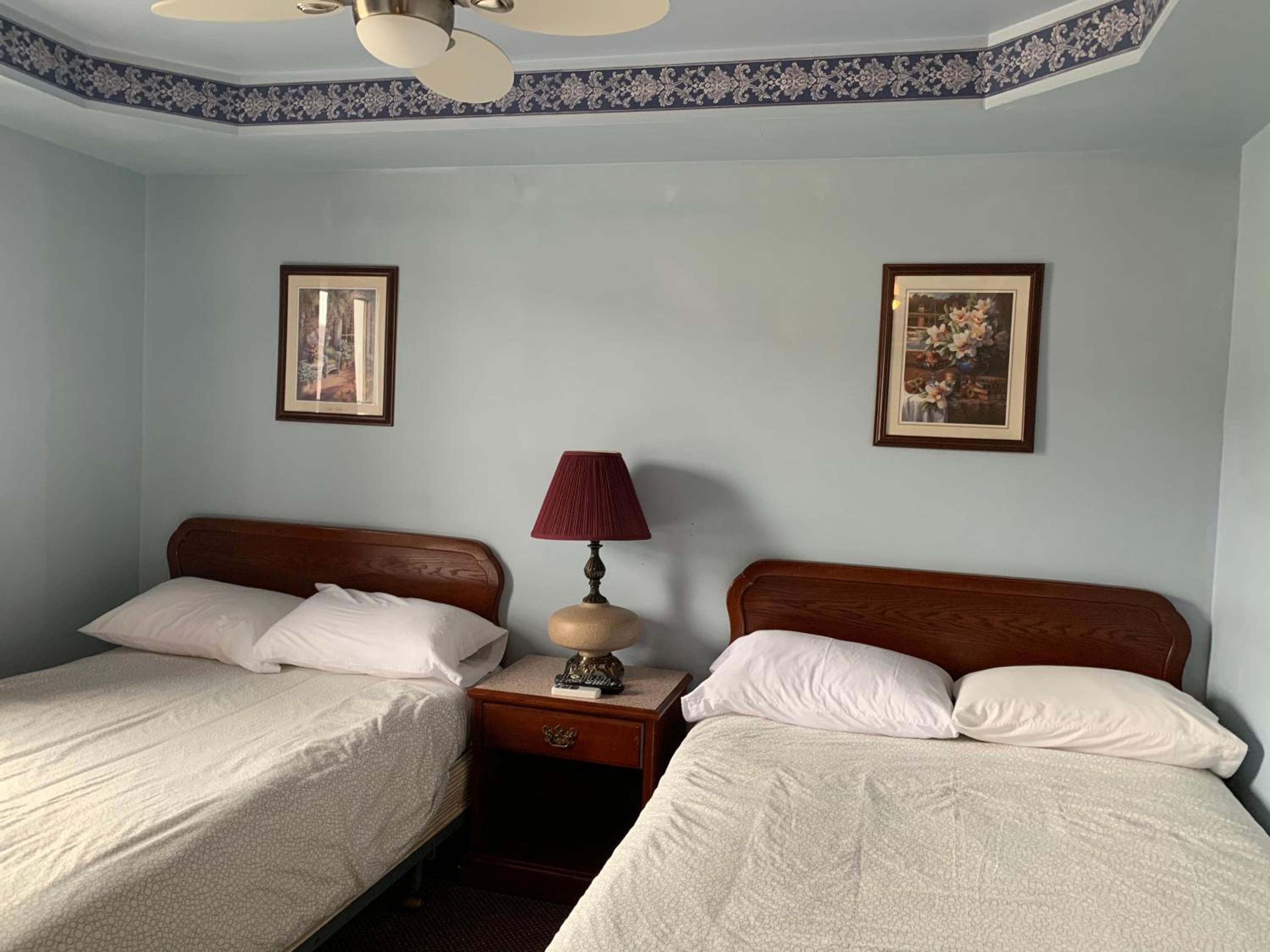 Lakeview Hotel 10/33