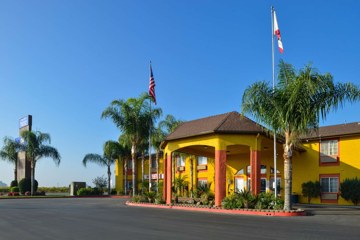 Americas Best Value Inn & Suites Madera 1/10