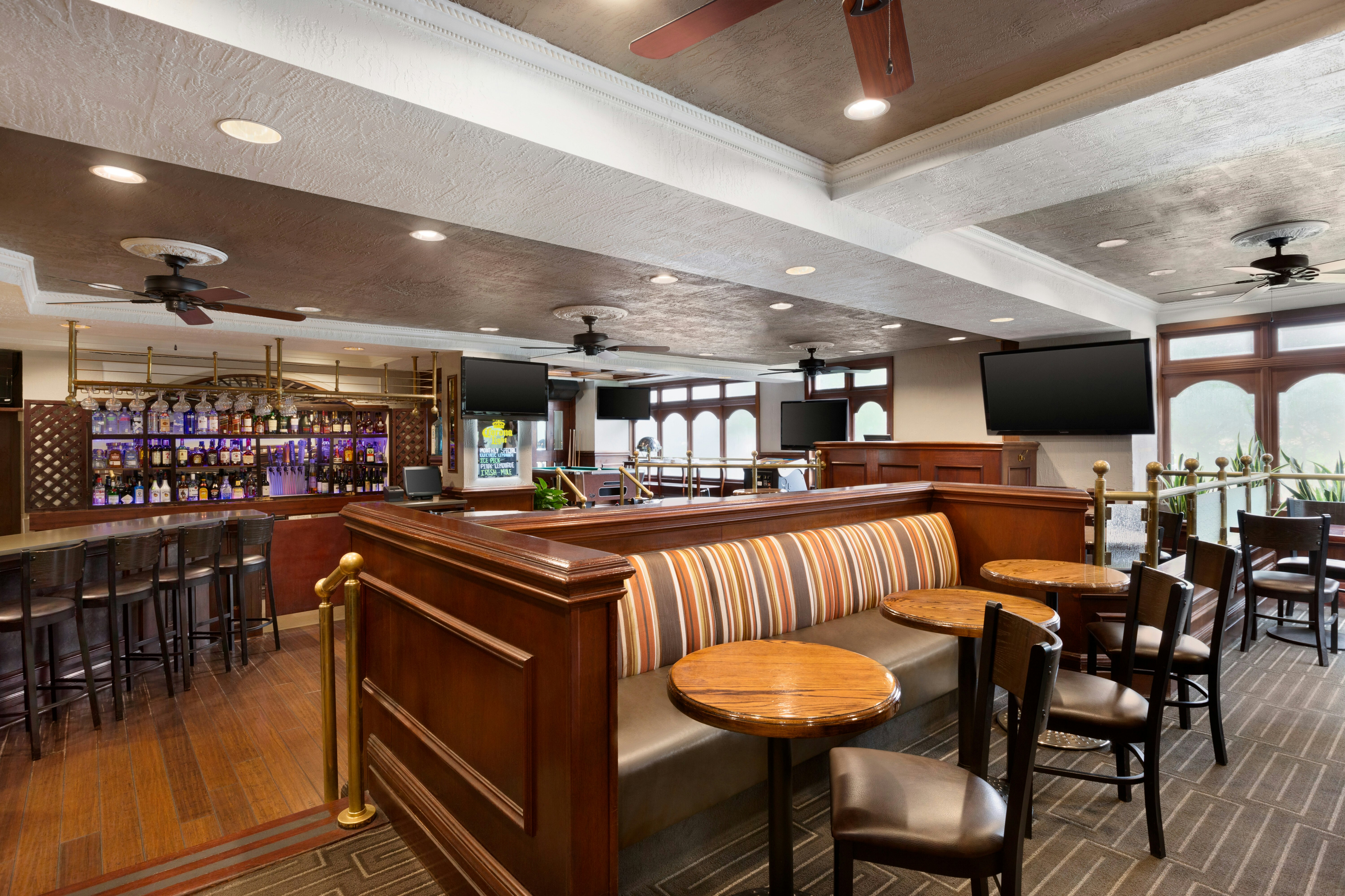 The Signature Suites 37/67