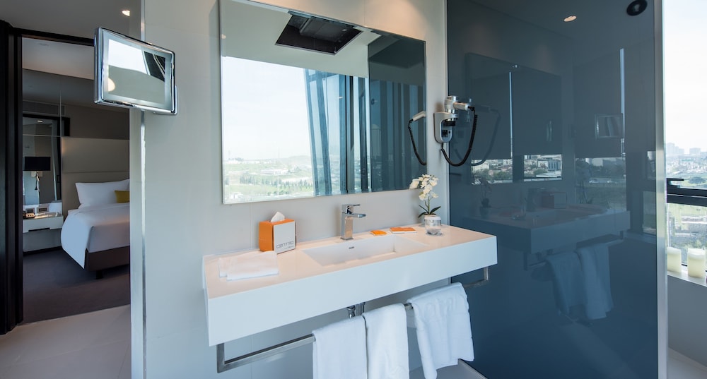 Centro, Suite, King Bed, Corner، Centro Westside Rotana 7/8