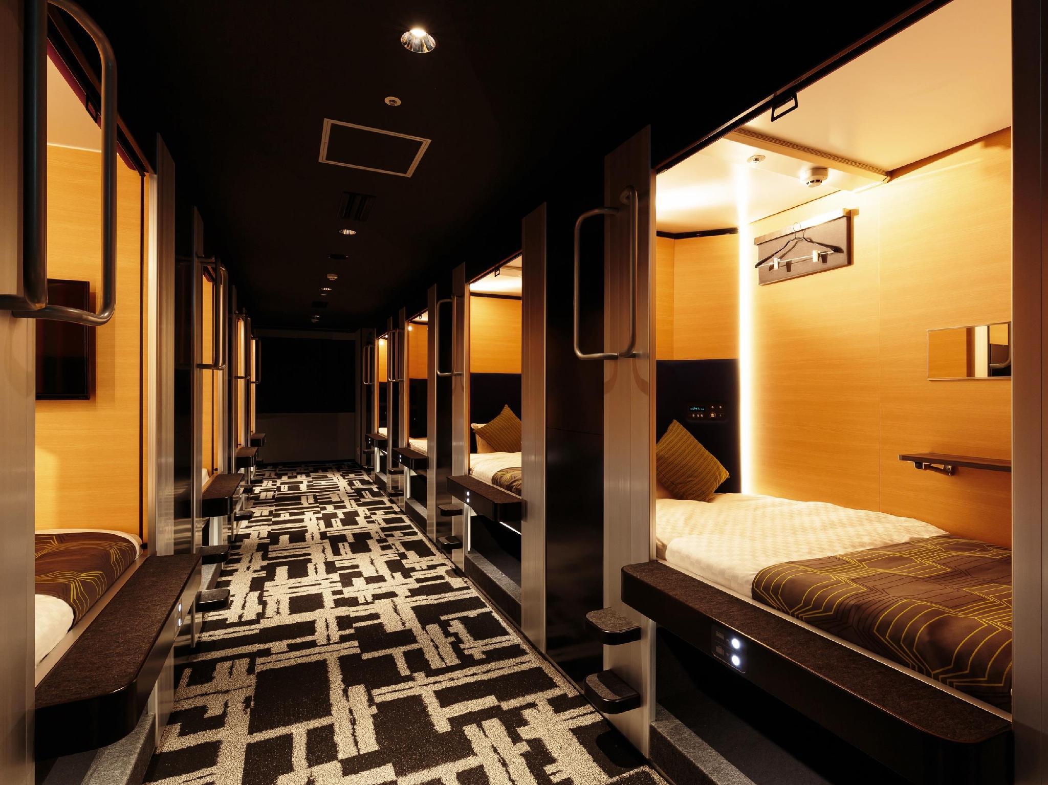 CAPSULE, MALE DORM, NO CLEANING SERVICES