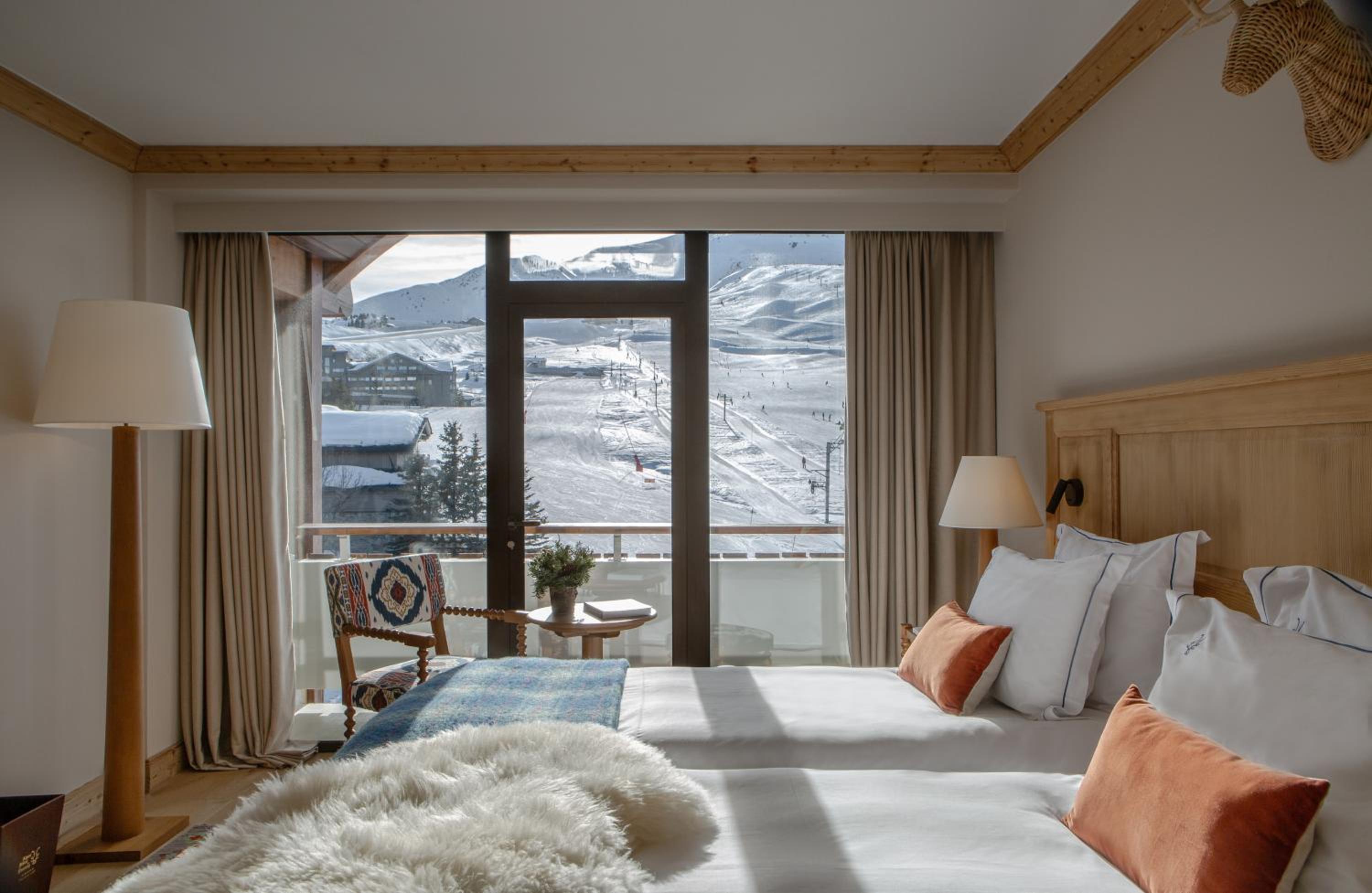 غرفة ديلوكس بسرير مزدوج أو سريرين منفصلين بإطلالة على الجبل، ALPES HOTEL PRALONG 2/10