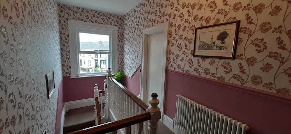 Brooke House 4/44