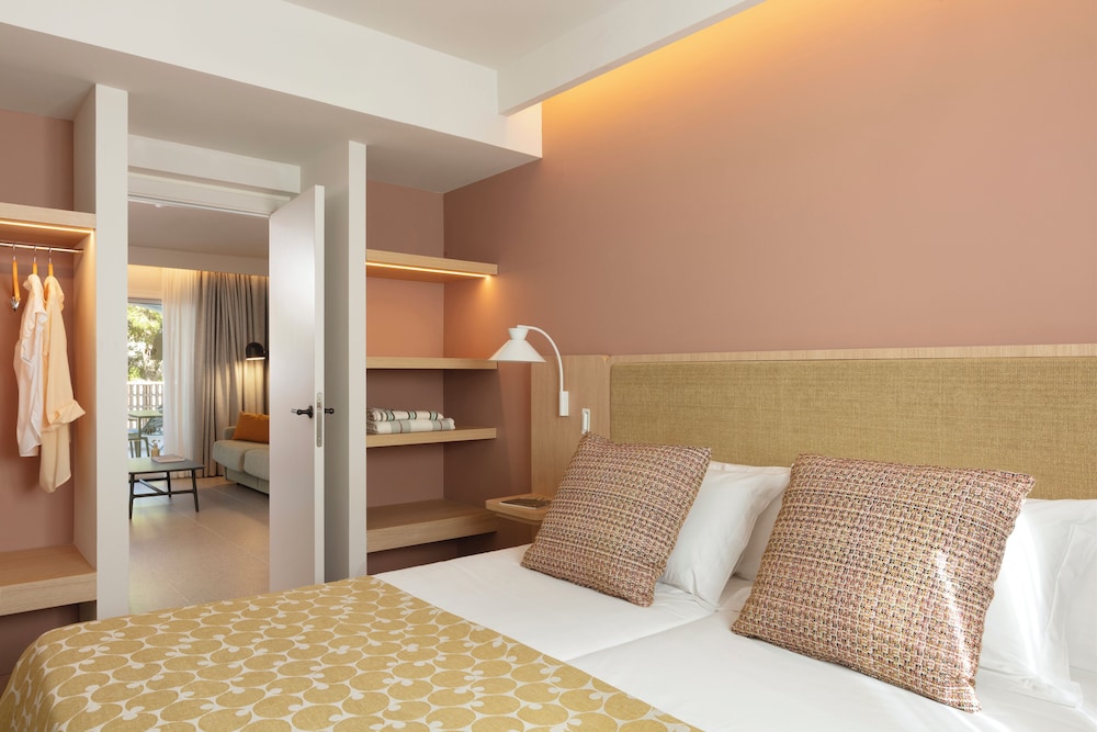 Inturotel Esmeralda Villas 8/50